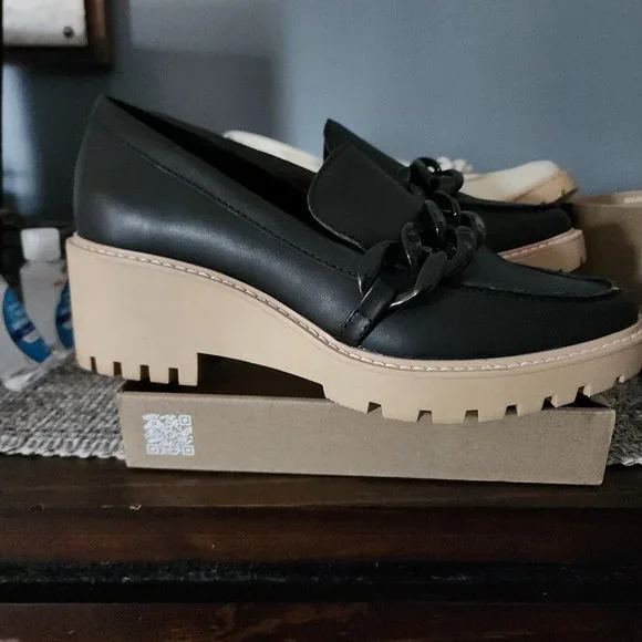 Womens shoes - Picture 2 of 6